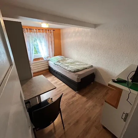 Gæstehus Einfache Schlafmoeglichkeit Mit Gemeinschaftskueche Und Bad