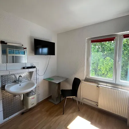 Einfache Schlafmoeglichkeit Mit Gemeinschaftskueche Und Bad Brombachtal